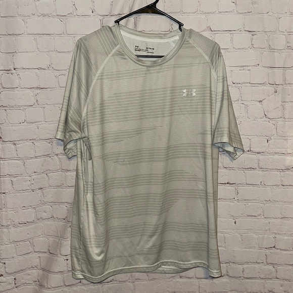 Under Armour tee Size XL - Picture 1 of 5